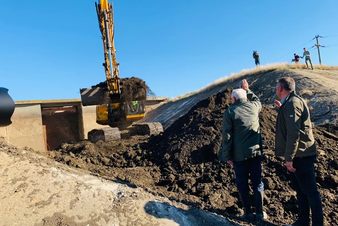 Ministrul Agriculturii, Petre Daea, a verificat stadiul lucrărilor la amenajarea de irigații Gălățui-Călărași