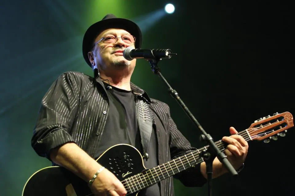 Mircea Baniciu cântă la Noaptea Albă a Muzicii Folk