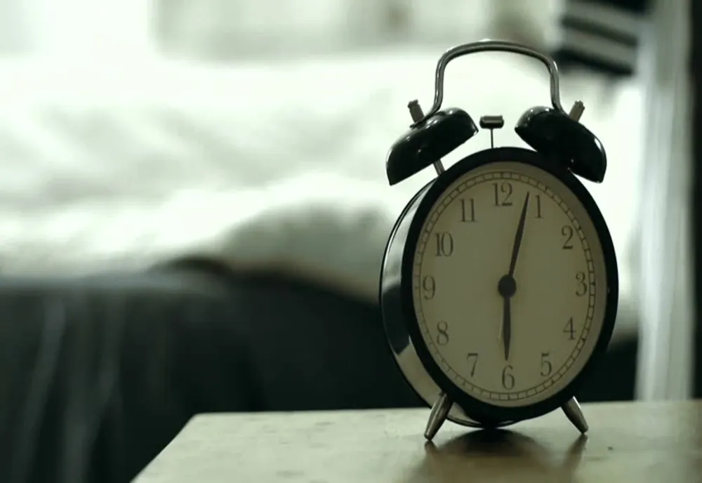 Ai nevoie de alarma ceasului dimineața? Ce fel de om ești în funcție de asta