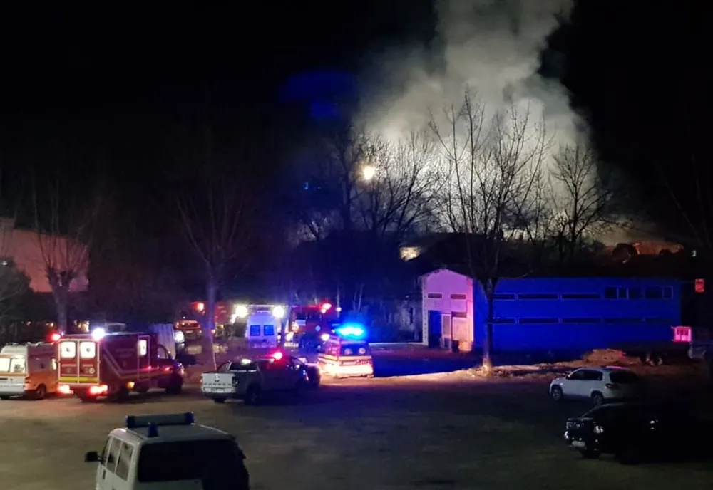 Video+Foto | Trei clădiri din cadrul Complexului Albatros - Podul 4 cuprinse de foc