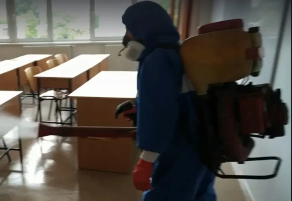Primăria Călărași a demarat lucrările de igienizare în școli 