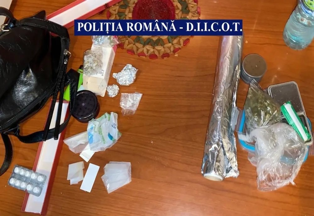 FOTO| Prinși în flagrant cu droguri  de mare risc