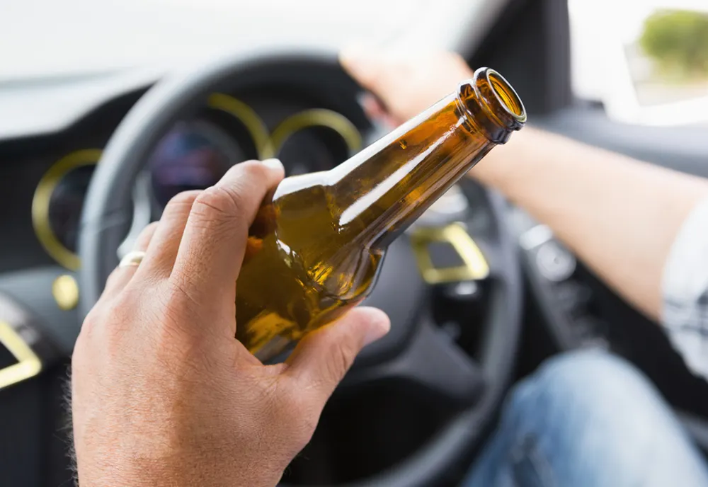 Pericol în trafic. Şoferi prinşi băuţi la volan sau cu dreptul de conducere suspendat