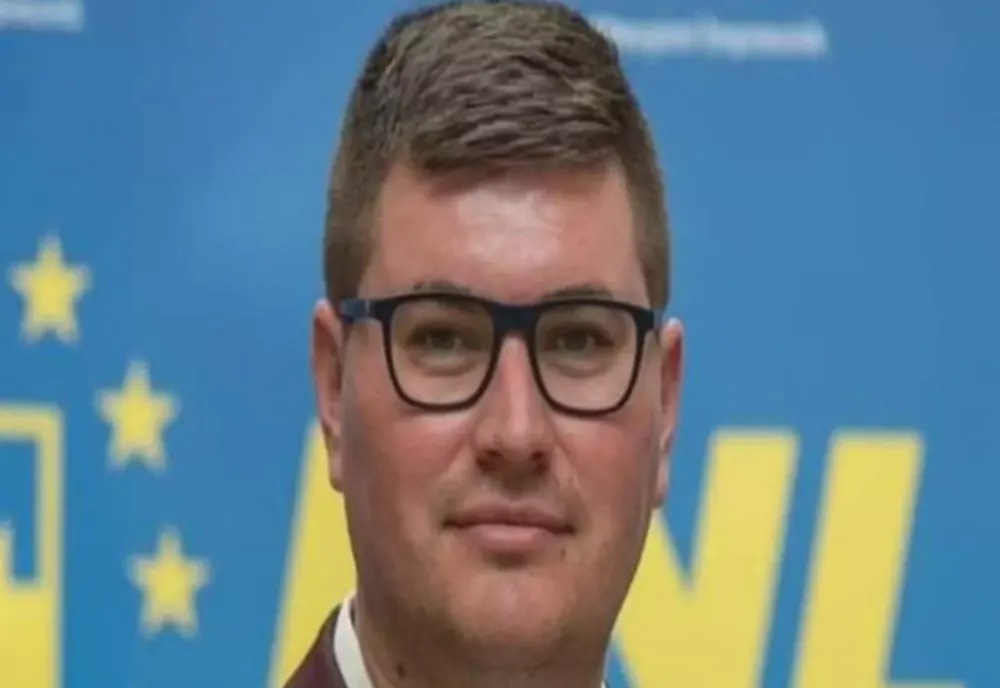 LEGILE PUTERII. Tătic bogat, fiu binecuvântat cu o funcție importantă VIDEO