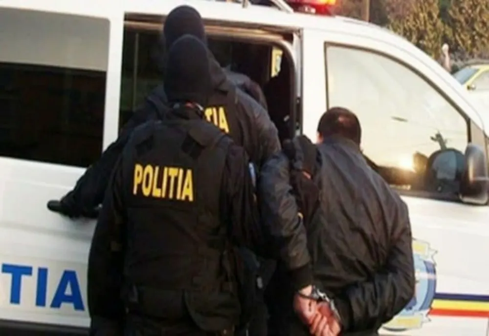 Liniștit în arest după ce și-a bătut soția și soacra