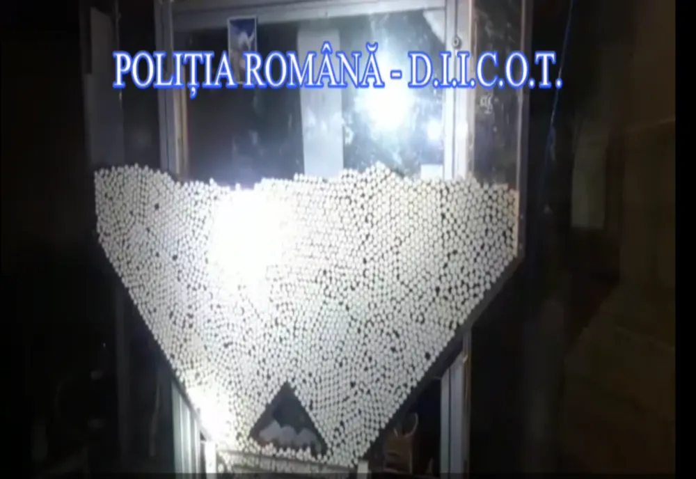 VIDEO Descinderi la o fabrică ilegală de țigări. Grup infracțional destructurat