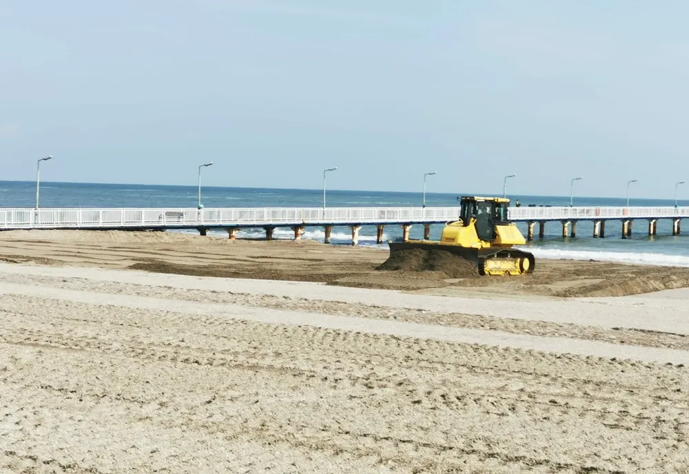 FOTO Se pregătesc plajele pentru vară