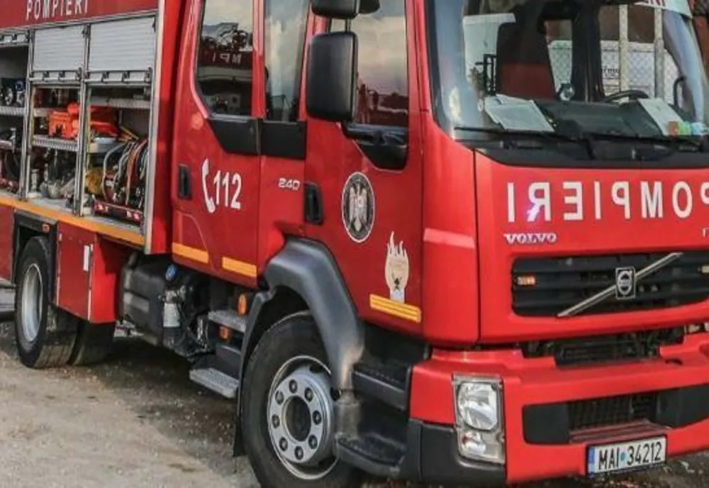 Autoutilitară cuprinsă de flăcări pe Autostrada București - Constanța