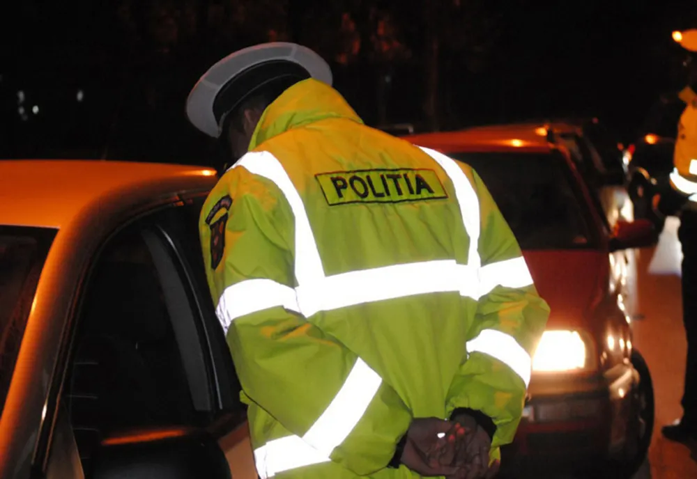 Amețit la volan din cauza consumului de alcool, trezit de polițiști