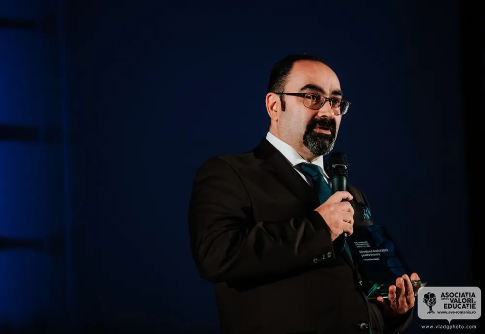 VIDEO Lider educațional din Călărași, premiat la Gala Premiilor pentru Directorii Anului 2022