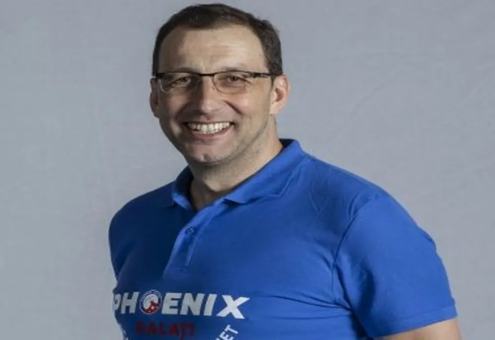 Antrenor de baschet, mort după ce a făcut stop cardio-respirator în timpul unui meci de baschet