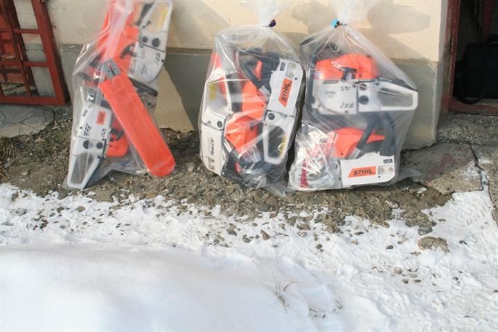 Drujbe contrafăcute în valoare de 6.500 lei, confiscate de polițiști