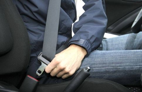 Polițiștii vor demara controale în trafic privind purtarea centurii de siguranță