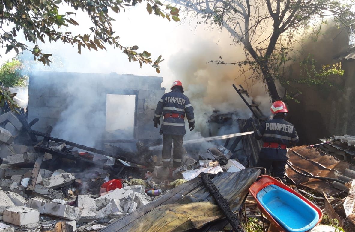 O bătrână de 73 de ani rănită în urma exploziei unei butelii