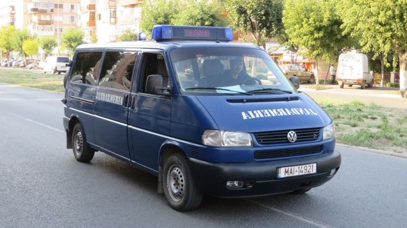 Nuntași, sancționați de jandarmi pentru tulburarea ordinii și liniștii publice