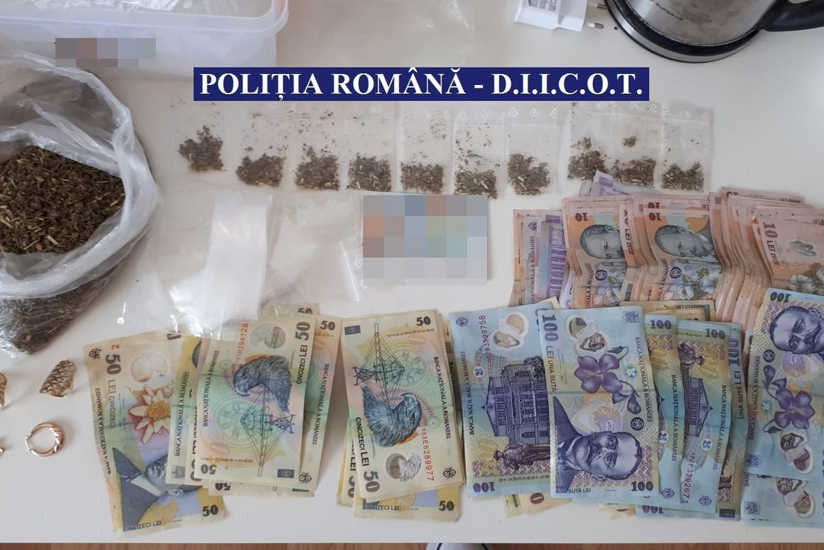 9 persoane au fost reținute pentru trafic de droguri
