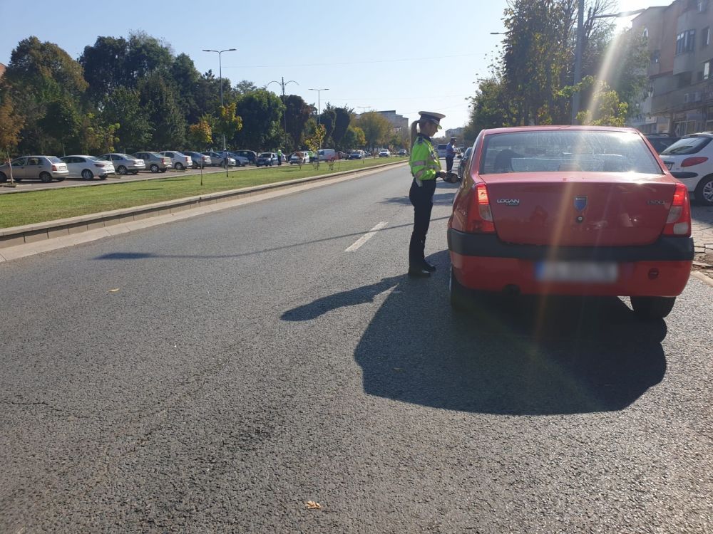 Campanie de informare în stradă a polițiștilor rutieri privind noile reglementări ale Codului Rutier