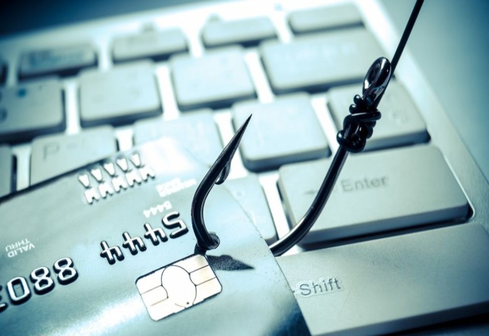 Cum să vă apărați de fraudele online