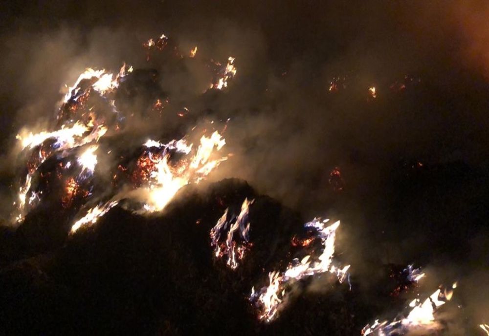 Intervenţie la incendiu la un depozit de furaje din comuna Chirnogi