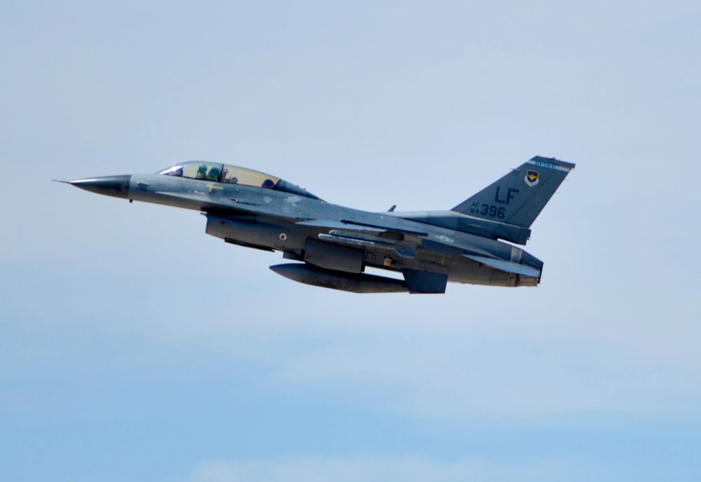  Primele două aeronave de luptă F-16 Fighting Falcon au intrat în posesia Ministerul Apărării