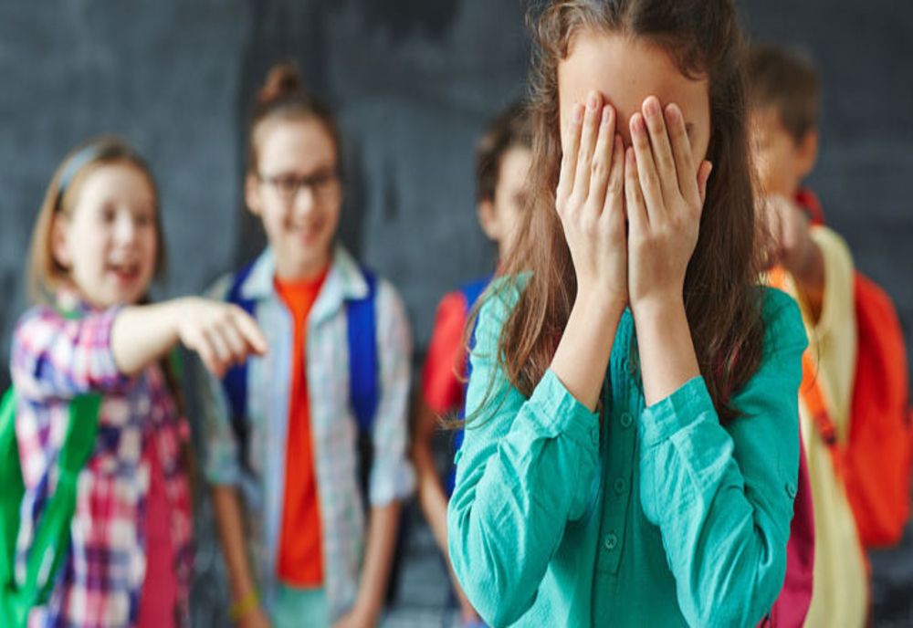 Elevi: Grupurile anti-bullying nu sunt soluţia pentru problema violenţei şcolare, ci instruirea profesorilor şi consilierilor şcolari
