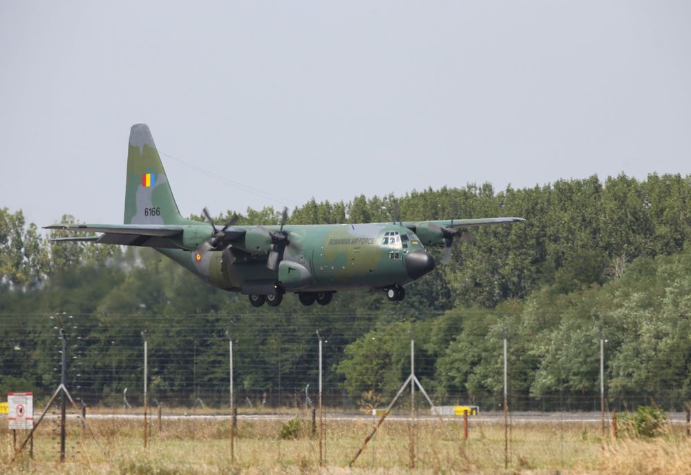 Ultimul cetăţean român care solicitase repatrierea din Afganistan a fost evacuat în siguranţă