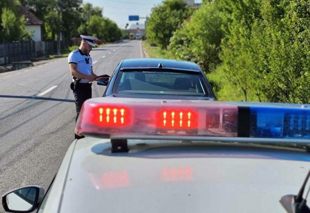 Inconștiență în trafic! Tineri prinși la volan fără permis 