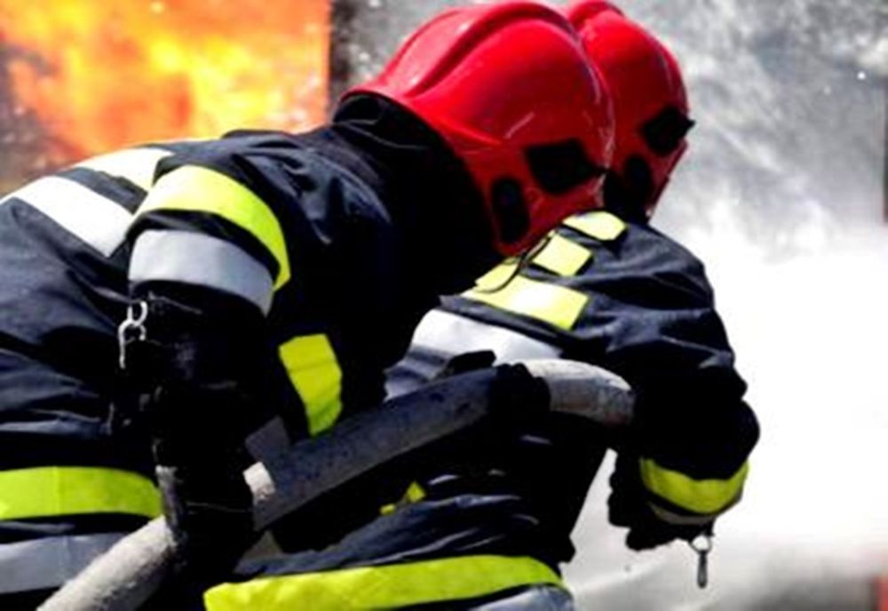 Un bărbat a murit carbonizat după ce i-a luat foc casa 
