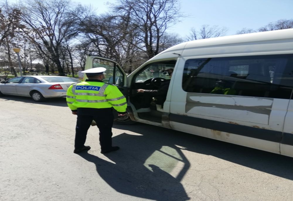 Acțiuni le polițiștilor pentru combaterea efectelor pandemiei de COVID-19