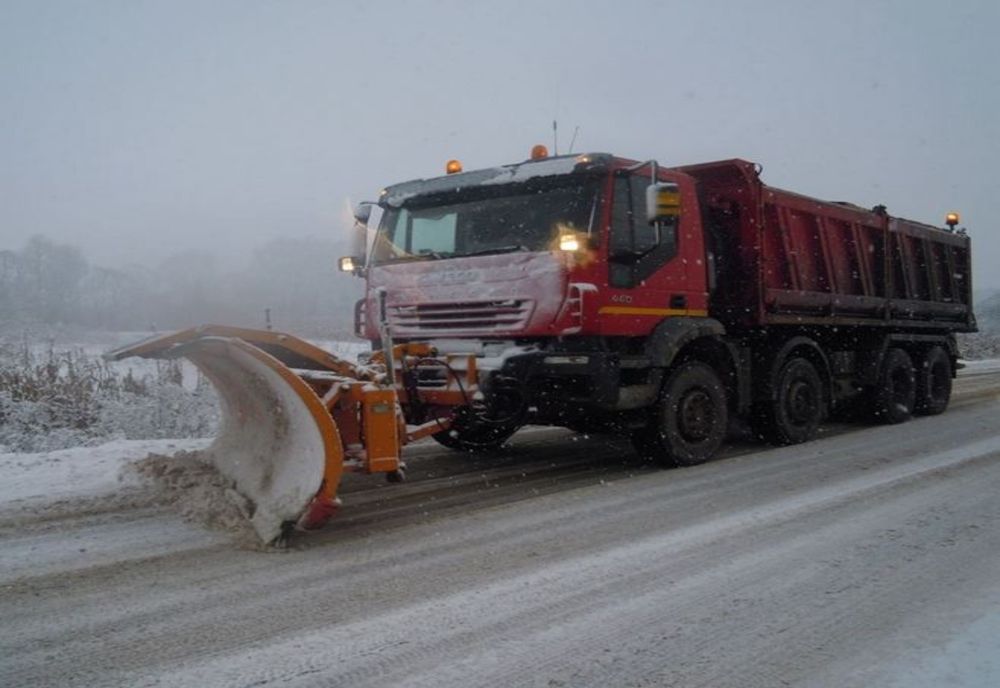 VIDEO Cum se circulă pe drumurile din județ și pe autostrăzile A2 și A4