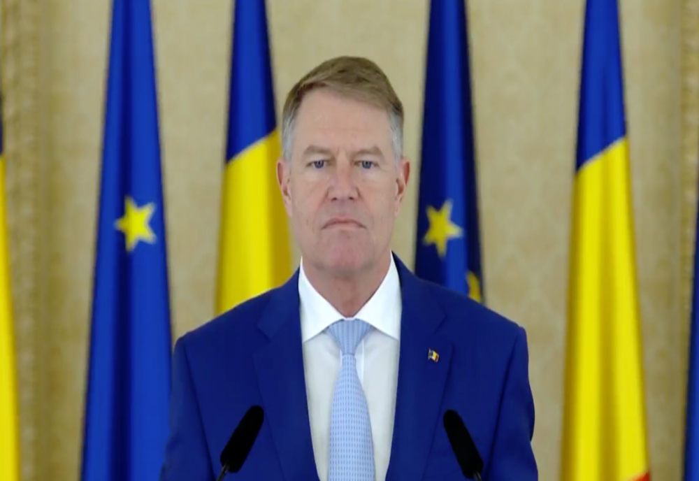 Klaus Iohannis: Miracolul Învierii să ne întărească în credinţă şi să primim Lumina Sfântă cu speranţă şi iubire