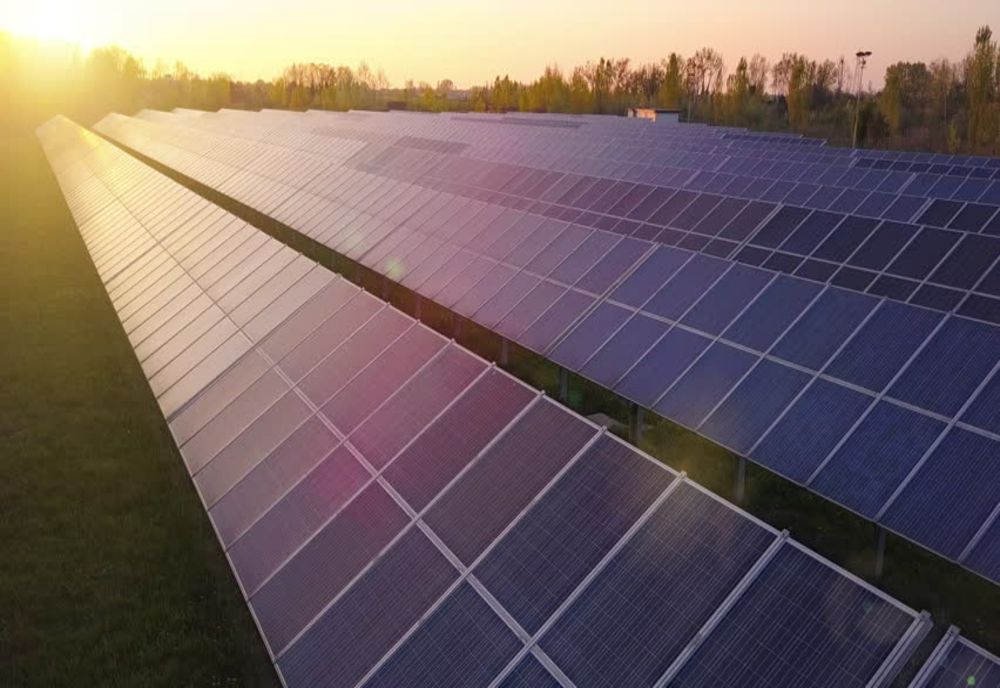 Bani de la guvern pentru ca fermierii să devină independenți energetic. Sunt disponibile 13 miliarde de euro