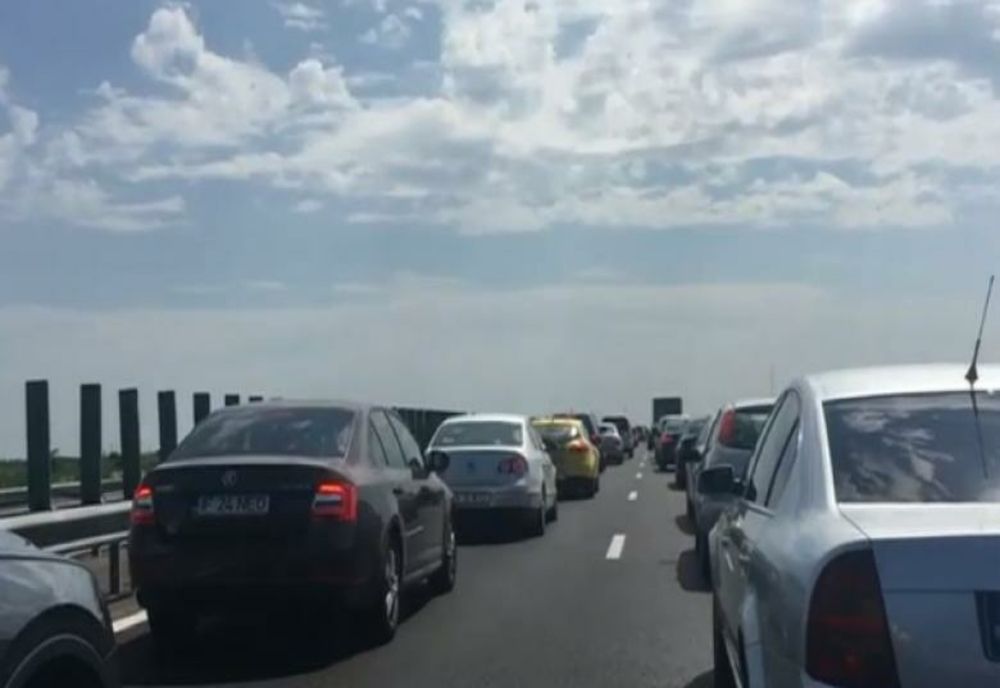 Coloane de mașini pe Autostrada Soarelui. Rute alternative