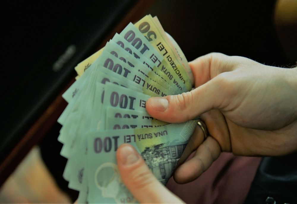 România, raiul bugetarilor. Dăm 37% din banii statului pe salariile lor