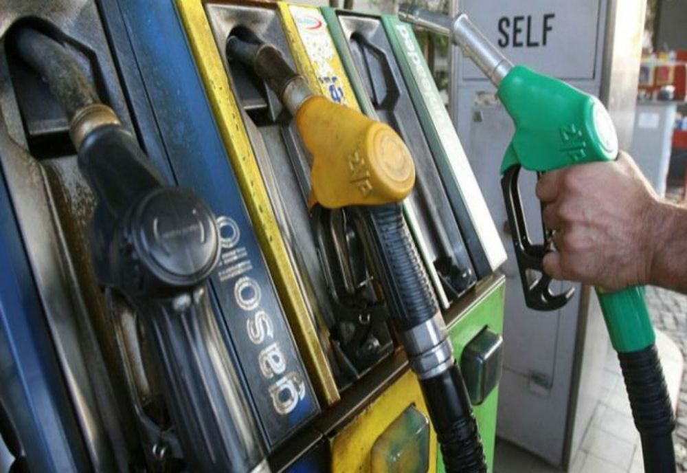 Compensarea carburanților - Guvernul prelungește măsura reducerii cu 50 de bani/litru