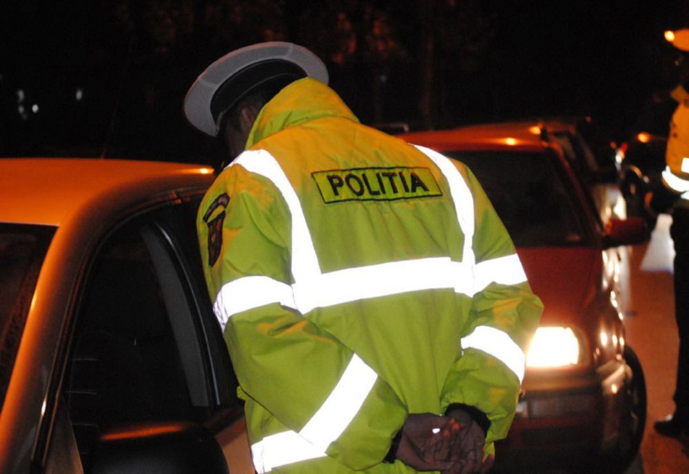 Amețit la volan din cauza consumului de alcool, trezit de polițiști