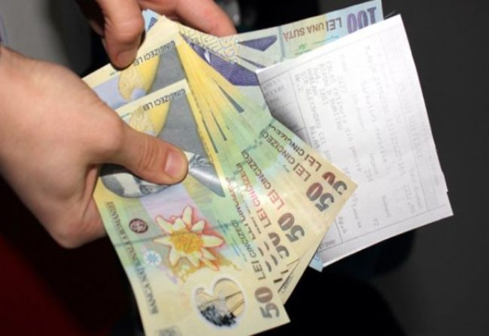 Poștașul va veni mai devreme! Când intră pensiile în luna decembrie 