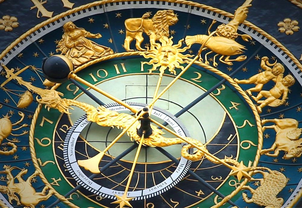 Horoscop weekend 17-18 decembrie. Zodia care are nevoie de o vacanță ca de aer