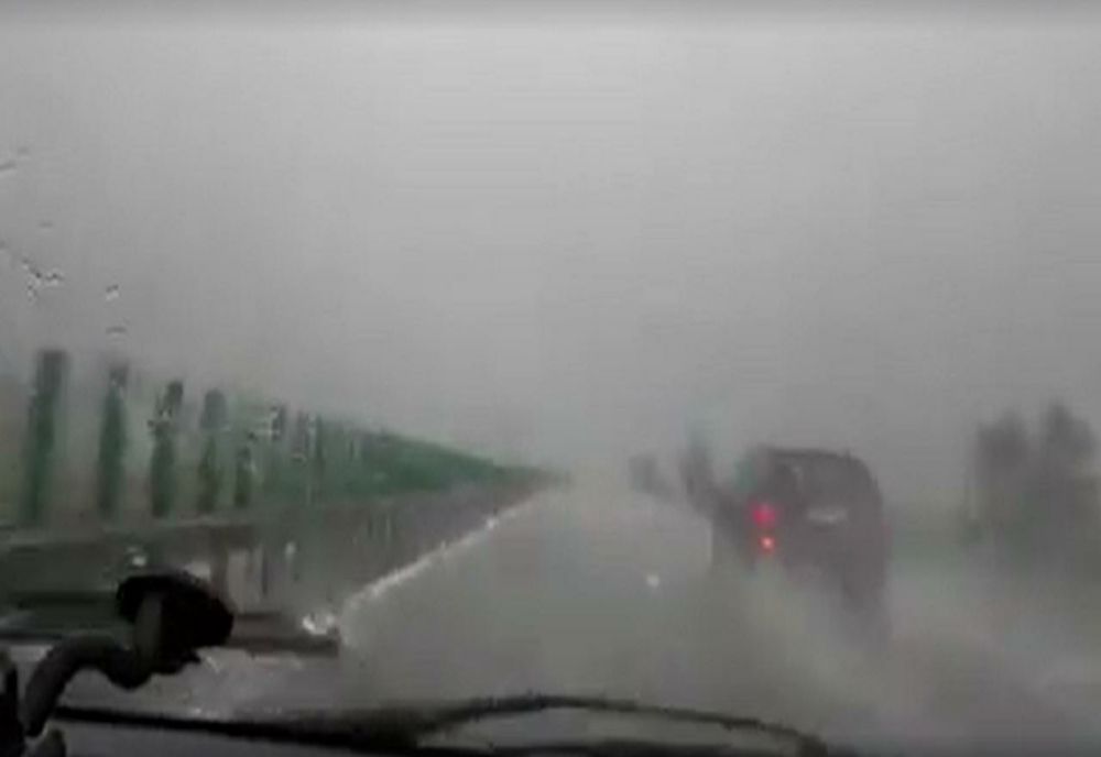 Atenție. șoferi! Circulație în condiții de ploaie pe A2 și A4