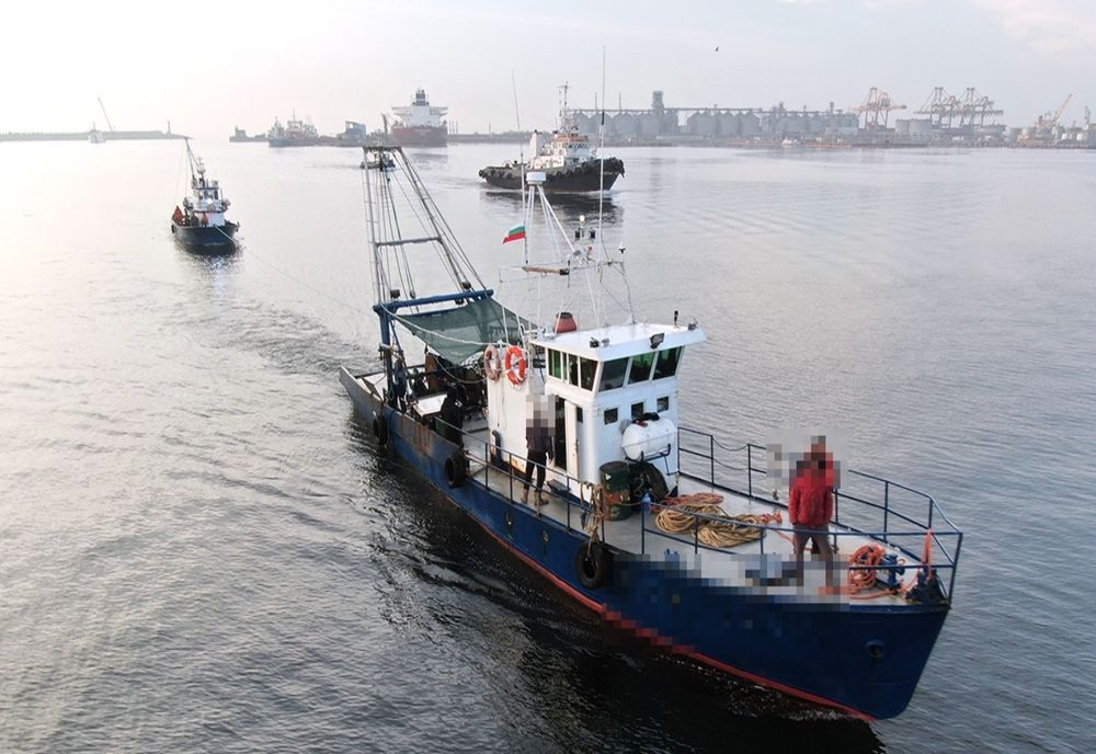 VIDEO FOTO  Pescadoare bulgărești prinse la braconat în Marea Neagră