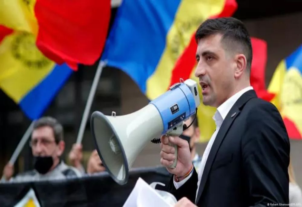 George Simion face ce știe el cel mai bine: SCANDAL. A dat buzna în biroul lui Marcel Ciolacu VIDEO