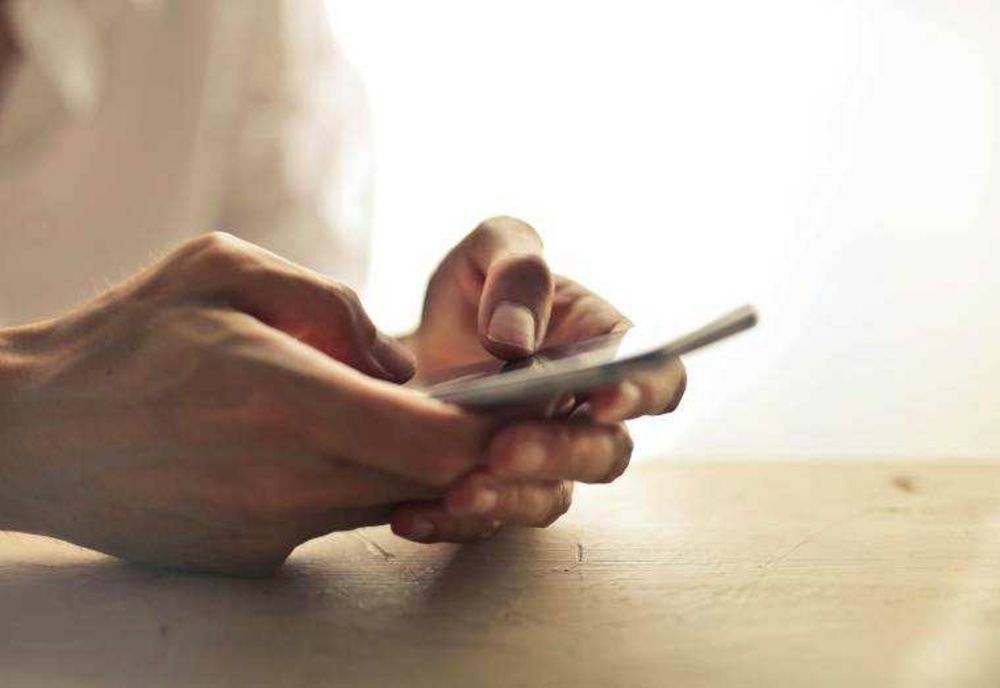 ANCOM OBLIGĂ OPERATORII SĂ BLOCHEZE APELURILE INTERNAȚIONALE CU NUMERE FALSE DIN ROMÂNIA