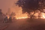 „Situația rămâne extrem de tensionată”. Franța, copleșită de incendii, primește de urgență avioane și elicoptere din Europa