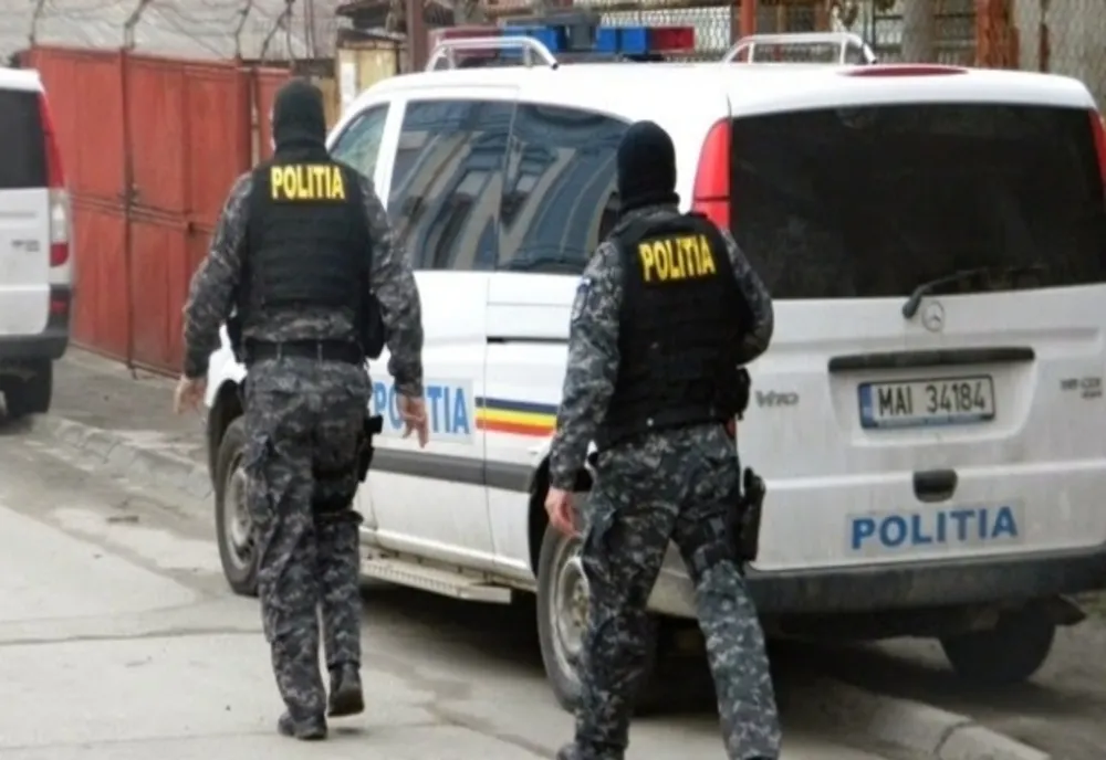 Percheziții la contrabandiștii de țigări. Două femei, reținute