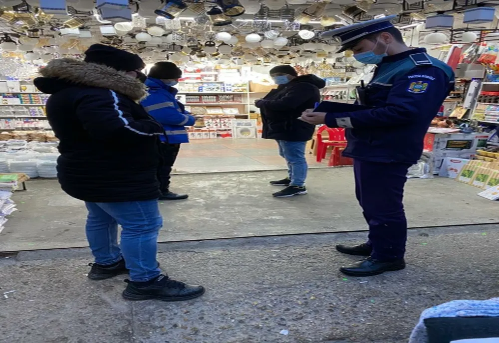 Zeci de sancțiuni aplicate de polițiști pentru nerespectarea măsurilor anti-COVID