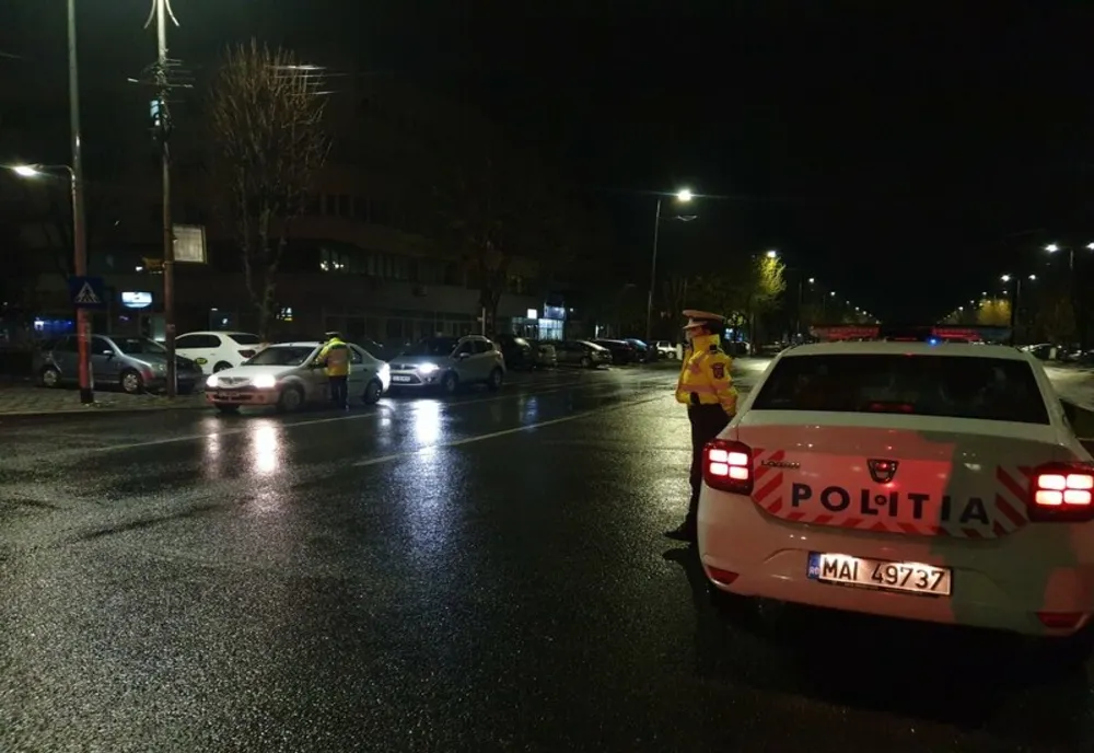 Polițiștii pe străzi în noaptea de Revelion