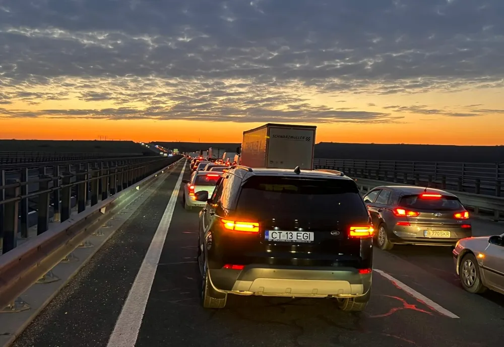 4 mașini și un TIR implicate într-un accident pe Autostrada București – Constanța. Două persoane rănite