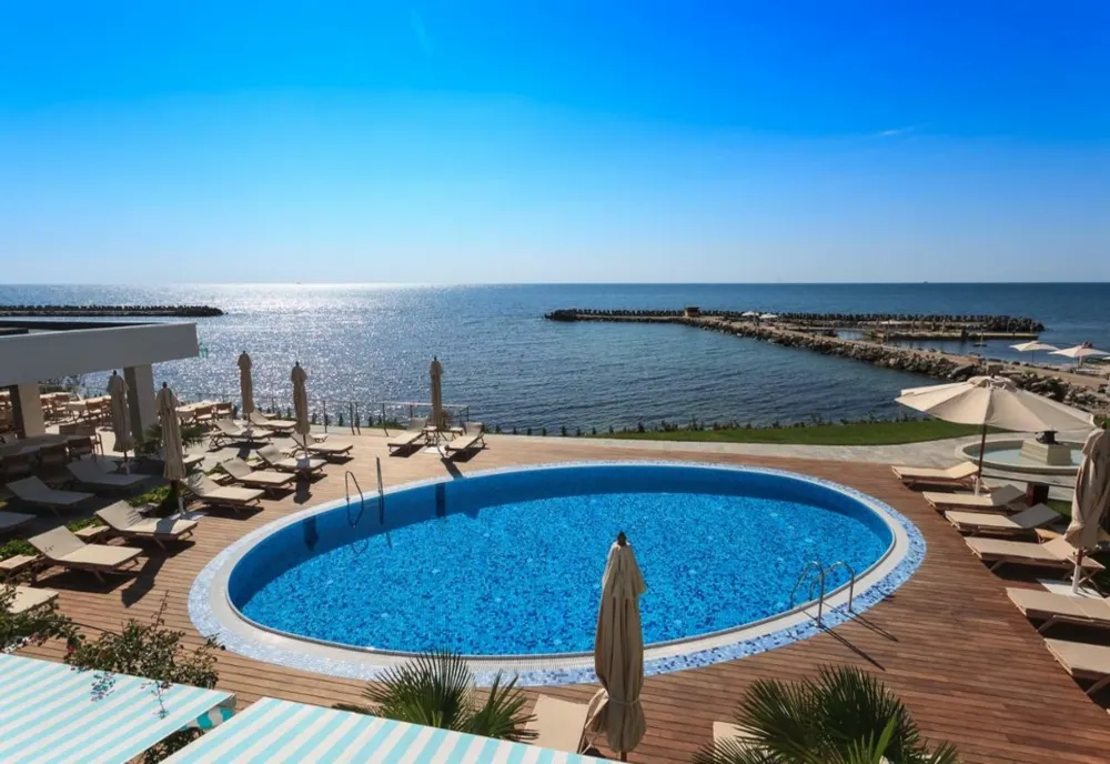 Fiica cea mare a lui George Becali a deschis un hotel. Cât costă o noapte de cazare?