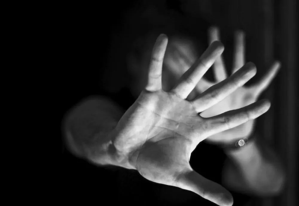 Dispută conjugală la beție, încheiată cu dosar penal și ordin de protecție