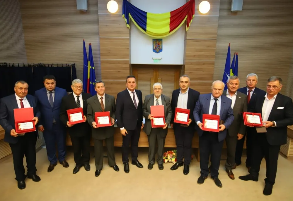 7 personalități au devenit cetățeni de onoare